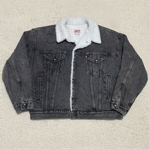 Vintage 80’s Levi’s Sherpa Lined Black Denim Trucker Jacket Made in USA Size L